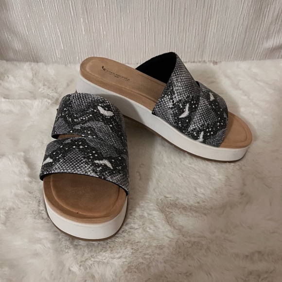 Koolaburra By Ugg
Women's Sandals... - Picture 2 of 5